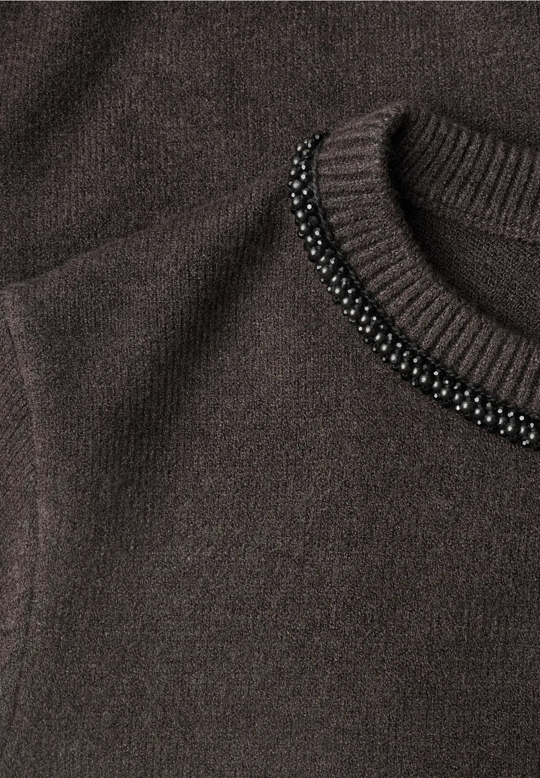 Street-one Short-sleeved sweater with jewlery detail