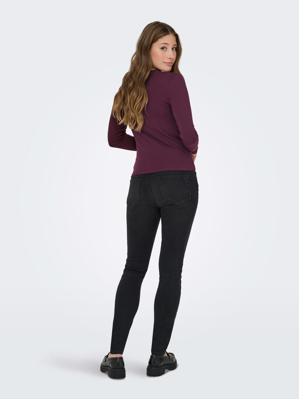 Only Riley o- neck L/s basic top
