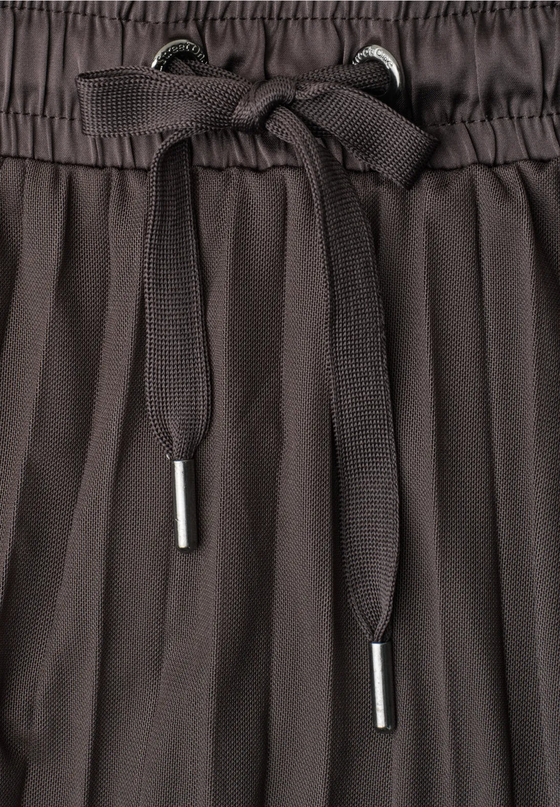 Street-one pleated skirt