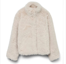 Load image into Gallery viewer, Vero Moda Monroe Fur Jacket
