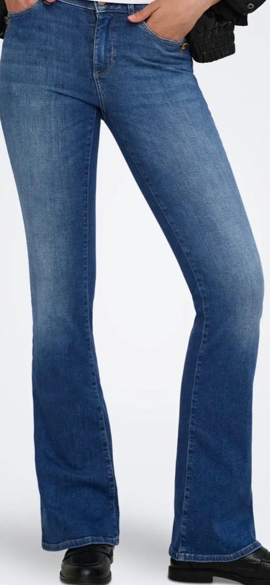 Only blush m/w flared jeans