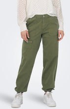 Load image into Gallery viewer, Dream Mid Rise Cargo Pants

